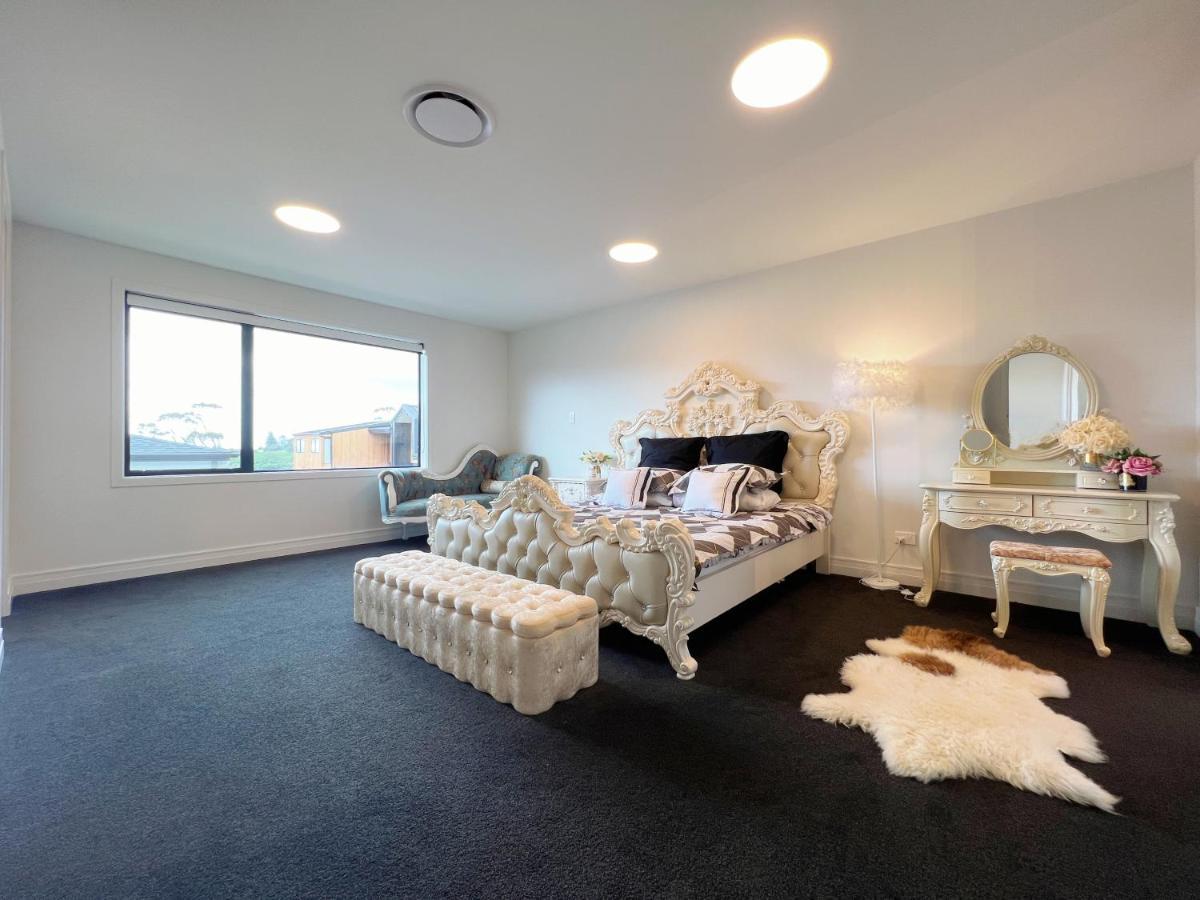 Villa Elegant Beach House In Long Bay Auckland Exterior foto