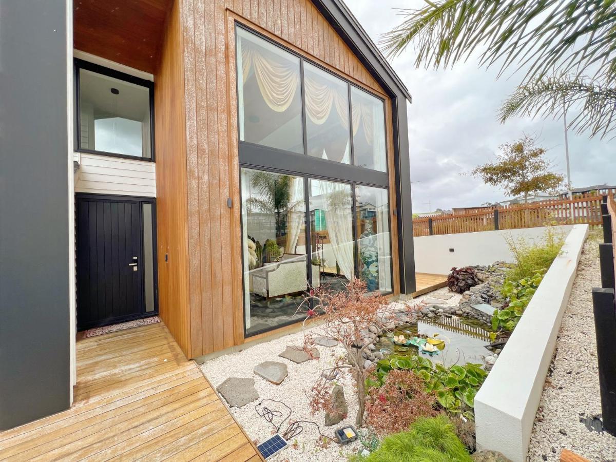 Villa Elegant Beach House In Long Bay Auckland Exterior foto
