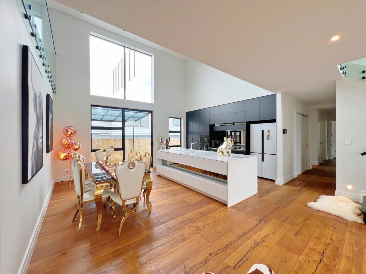 Villa Elegant Beach House In Long Bay Auckland Exterior foto