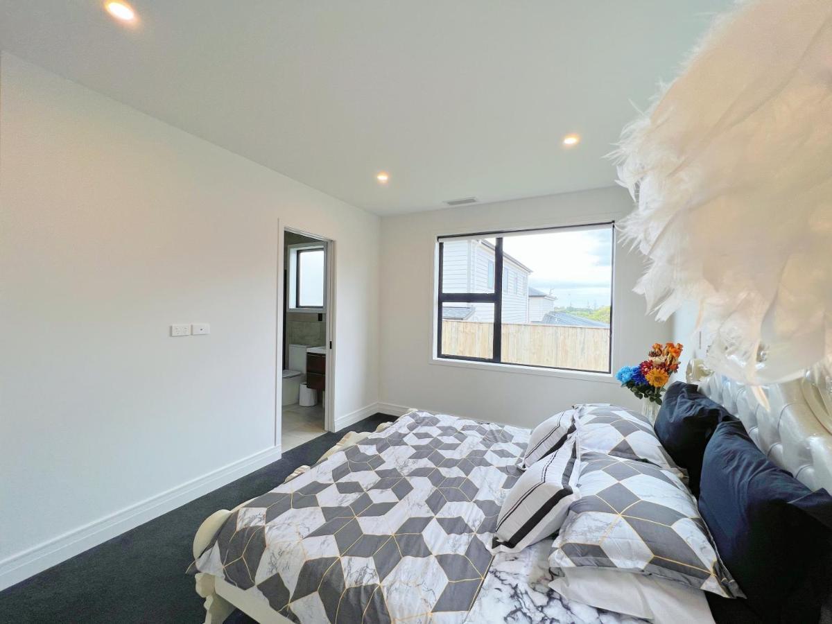 Villa Elegant Beach House In Long Bay Auckland Exterior foto